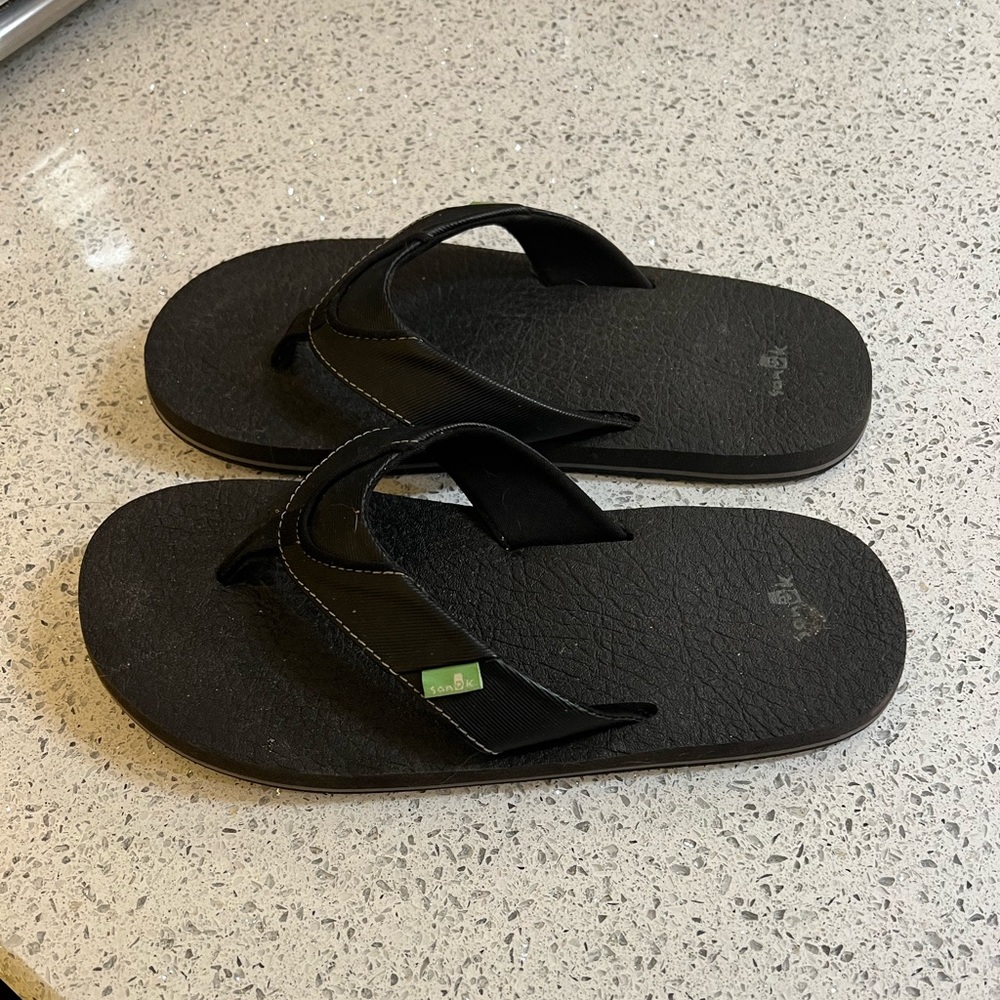 Sanuk Boys cushioned Flip Flops kids size 6-7